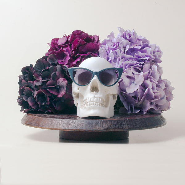 Vintage inspired cat eye shaped sunglasse